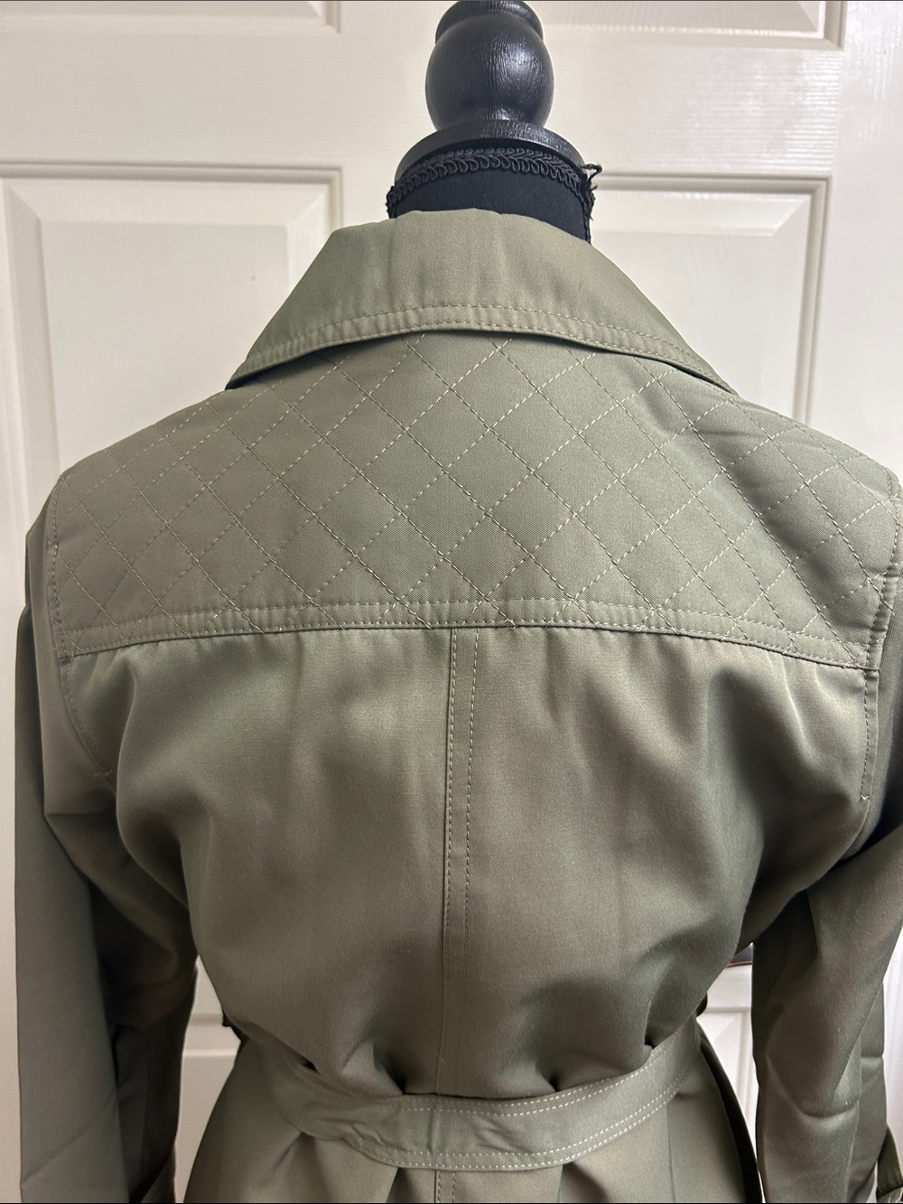 Blancheur Olive Green Trench Coat with Belt and pockets and detachable liner - Picture 6 of 11